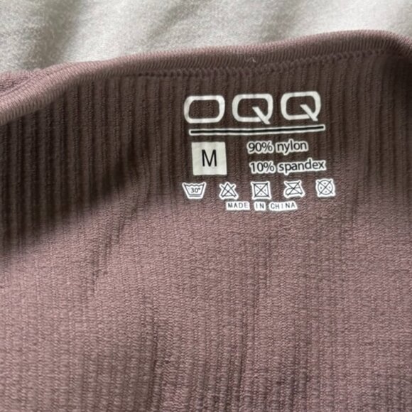 Ribbed Crop Top - Picture 2 of 3